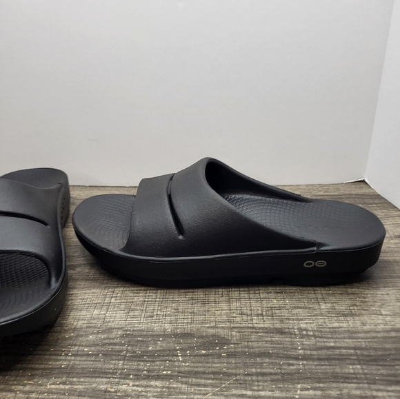 OOFOS Women's OOahh INTL Slip On Comfort Sandal Slides Black Sz 9 New - Picture 2 of 7